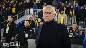 Jose Mourinho Receives Strong Support From Fenerbahce President Ali Koc Amid Struggles