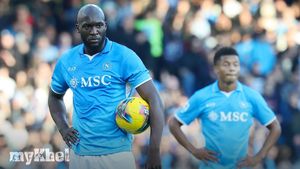 Napoli Have Opportunity To Lead Serie A While Roma Desperately Seek Win Against Lazio