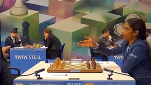 Chess: Uzbek GM Nodirbek Yakubboev Declines Handshake with India's Vaishali Due Religious Reasons, Apologises Later