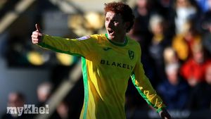 Norwich City Dominates Swansea City 5-1 To Revive Championship Play-Off Aspirations