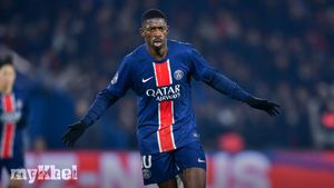Ousmane Dembele Scores Twice To Lead Paris Saint-Germain To 2-1 Victory Over Saint-Etienne
