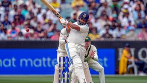 IND vs AUS 5th Test: Rishabh Pant Floors Australia With Counter Punch, Scores Second Fastest Fifty by Indian Batter