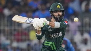 Shadab Khan Defends Pakistan Cricketers Messaging Actresses: ‘What’s Wrong with That?’