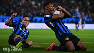 Denzel Dumfries Scores Twice To Lead Inter Past Atalanta In Supercoppa Italiana Semi-Final