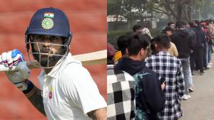 Virat Kohli Ranji Trophy Match: Fans Flock in Numbers to Witness The King in Action at Arun Jaitley Stadium - Watch