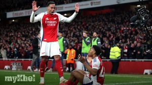 Arsenal Secures Dominant 5-1 Victory Against Manchester City With Lewis-Skelly Scoring First Senior Goal