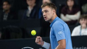 Hamad Medjedovic upsets Daniil Medvedev to reach Marseille final