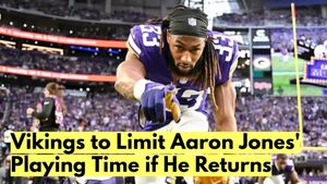 Vikings to Limit Aaron Jones' Playing Time if He Returns