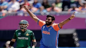 India vs Pakistan: Jasprit Bumrah spotted in Dubai, set to cheer team India - Watch