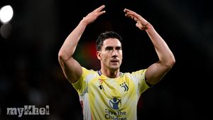 Juventus Rebounds From Champions League Exit With Vlahovic's Goal Against Cagliari