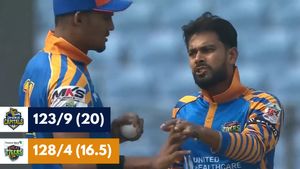 BPL 2025: Khulna Tigers grab last playoff spot by defeating Dhaka Capital; knock out Durbar Rajshahi