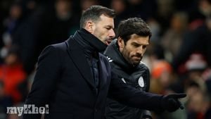 Leicester City Manager Ruud Van Nistelrooy Frustrated By Offside Decision In FA Cup Loss To Manchester United