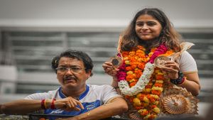 Manu Bhaker and coach Jaspal Rana back at the Karni Singh ranges | Exclusive