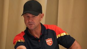 IPL 2025 : Shreyas Iyer And? Ricky Ponting Reveals Three 'Non-Negotiable' Stars in Punjab Kings' Plan