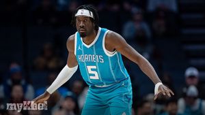 NBA Cancels Lakers' Trade For Mark Williams After Failed Physical Examination