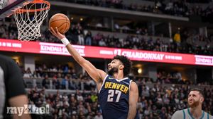 Murray And Jokic Power Denver Nuggets To Ninth Consecutive Victory Against Hornets