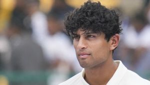 Rachin Ravindra Injury Leads to Fans Criticizing PCB Over Poor Lighting at Gaddafi Stadium