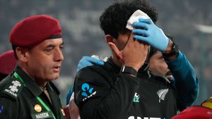 PAK vs NZ: CSK Hoping Rachin Ravindra is Okay After New Zealand All-Rounder Suffers Nasty Injury to Face