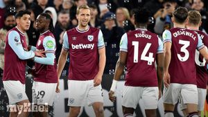 West Ham United Defeats Leicester City 2-0 To Achieve Consecutive Premier League Victories