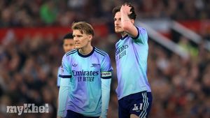 Arsenal And Manchester United Share Points In Premier League Title Race After 1-1 Draw