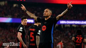 Barcelona Triumphs 1-0 Against Benfica As Raphinha Scores After Szczesny's Heroics