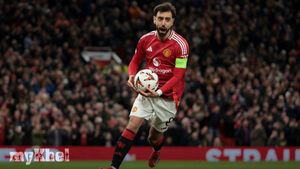 Bruno Fernandes Proves His Worth As Manchester United's Perfect Captain In Europa League Victory