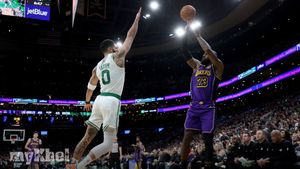 Celtics' Jayson Tatum Scores 40 Points To End Lakers' Eight-Game Winning Streak