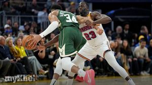 Draymond Green's Defensive Brilliance Shines As Warriors Defeat Bucks 104-93