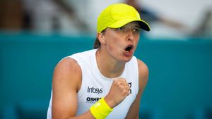 Iga Swiatek improves to kickstart Miami challenge versus Caroline Garcia
