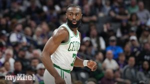 Mazzulla Places Trust In Brown To Navigate Knee Injury As Celtics Outclass Spurs