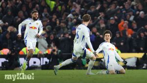 Leeds United Reclaims Championship Top Spot After Beating Millwall 2-0