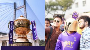 KKR's Trophy Tour Thrills Fans at Kolkata’s City Center Ahead Of IPL 2025