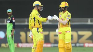 IPL 2025: Why MS Dhoni Handed Over CSK Captaincy to Ruturaj Gaikwad? Thala Explains