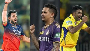 Most Wickets in IPL: Bhuvneshwar Kumar & Ashwin Surpass Sunil Narine Tally to Climb up The Leading Wicket-Takers List