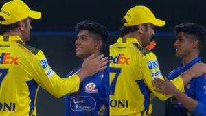 IPL 2025: MS Dhoni Makes New MI Star Vignesh Puthur's Night with a Pat on the Back | Watch Video