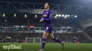 Norwich City Draws 1-1 With Oxford United, Dents Play-Off Hopes In Championship Match