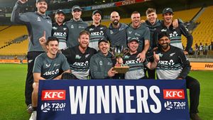 NZ vs PAK 5th T20: New Zealand beat Pakistan by 8 wickets to clinch T20 series 4-1