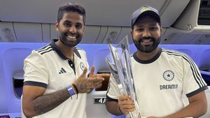 Suryakumar Yadav Backs Rohit Sharma's Leadership Ahead of Champions Trophy Final, Terms India Skipper As 'Honest and Clean-Hearted Man'