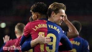 Frenkie De Jong Dismisses Comparisons Between Lamine Yamal And Lionel Messi