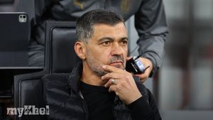 Unforced Errors By AC Milan Result In Draw Against Fiorentina In Serie A Match