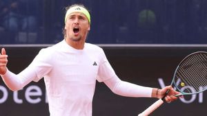 Zverev recovers to sink Griekspoor and secure Munich Open semi-final spot