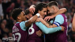 Burnley Coach Scott Parker Urges Team To Stay Calm Following Narrow Win Against Norwich City