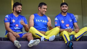 IPL 2025: Former CSK Star Hints About MS Dhoni Future, Busts Myth About The Veteran’s Final Say in Auctions