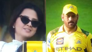 CSK vs DC, IPL 2025: MS Dhoni and Sakshi Reaction Go Viral as Mukesh Choudhary drops KL Rahul - Watch