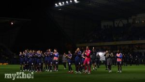 Leeds United Claims Narrow 1-0 Victory Against Oxford United To Lead Championship Table