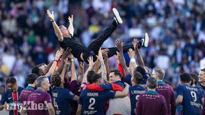 Luis Enrique Aims For Paris Saint-Germain To Complete Unbeaten Ligue 1 Season After Title Win
