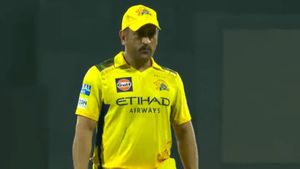 MS Dhoni Please Retire! Fans Disheartened to See Thala Struggle During CSK vs KKR IPL 2025 Match