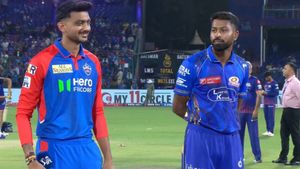 DC vs MI Toss Update, IPL 2025: Delhi Capitals vs Mumbai Indians Playing 11, Captain's Quotes, Pitch Report