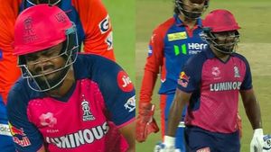 DC vs RR IPL 2025: Big Blow To Rajasthan! Sanju Samson Retires Hurt After Blistering Start Against Delhi Capitals