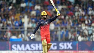 RCB vs PBKS IPL 2025: Rajat Patidar Joins Elite Club with 1000 IPL Runs, Becomes 2nd Fastest Indian To Achieve It